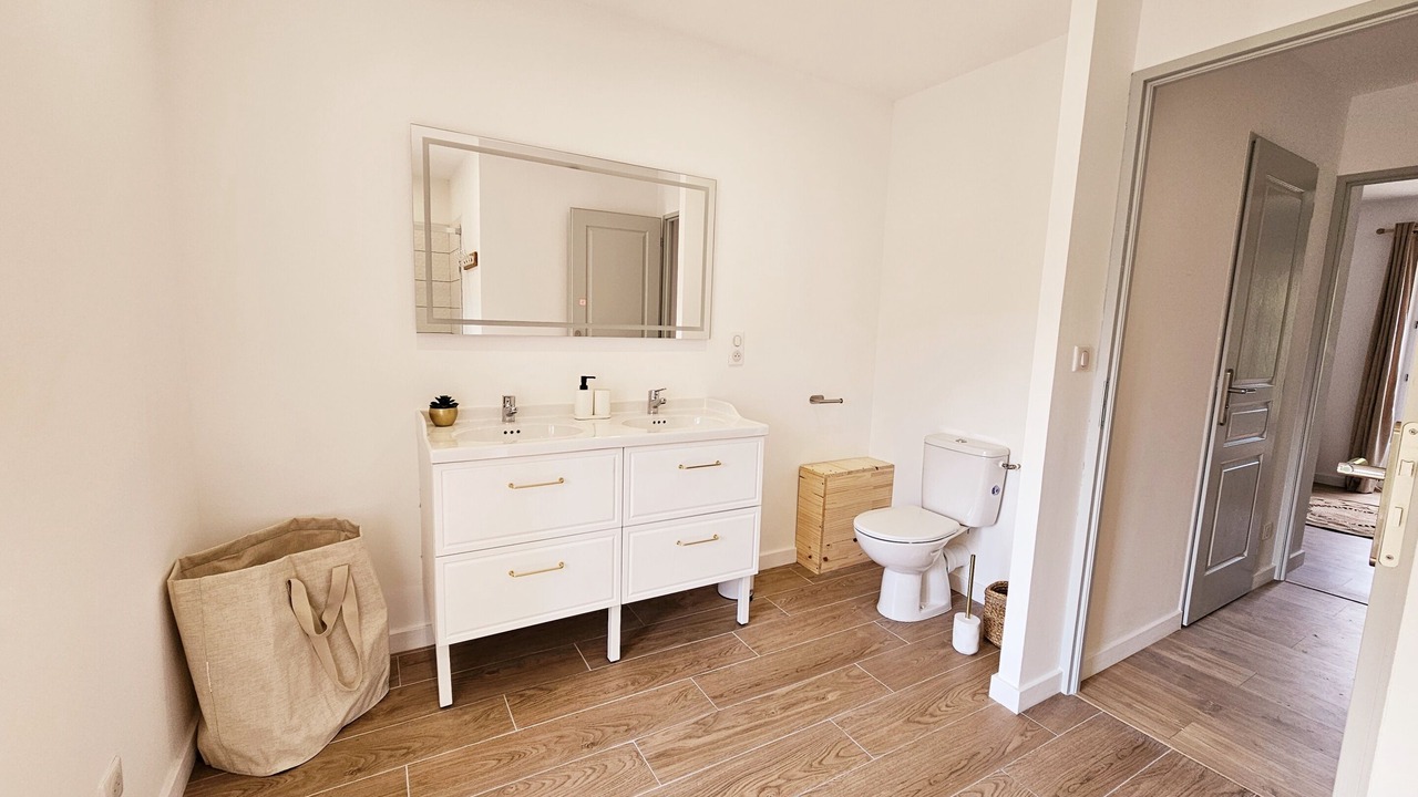 Photo of Bathroom in Chateauneuf-sur-Charente