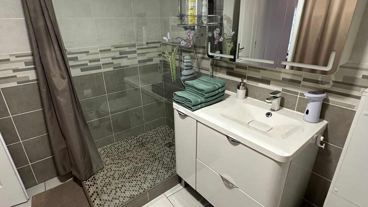 Photo of Bathroom in Talence