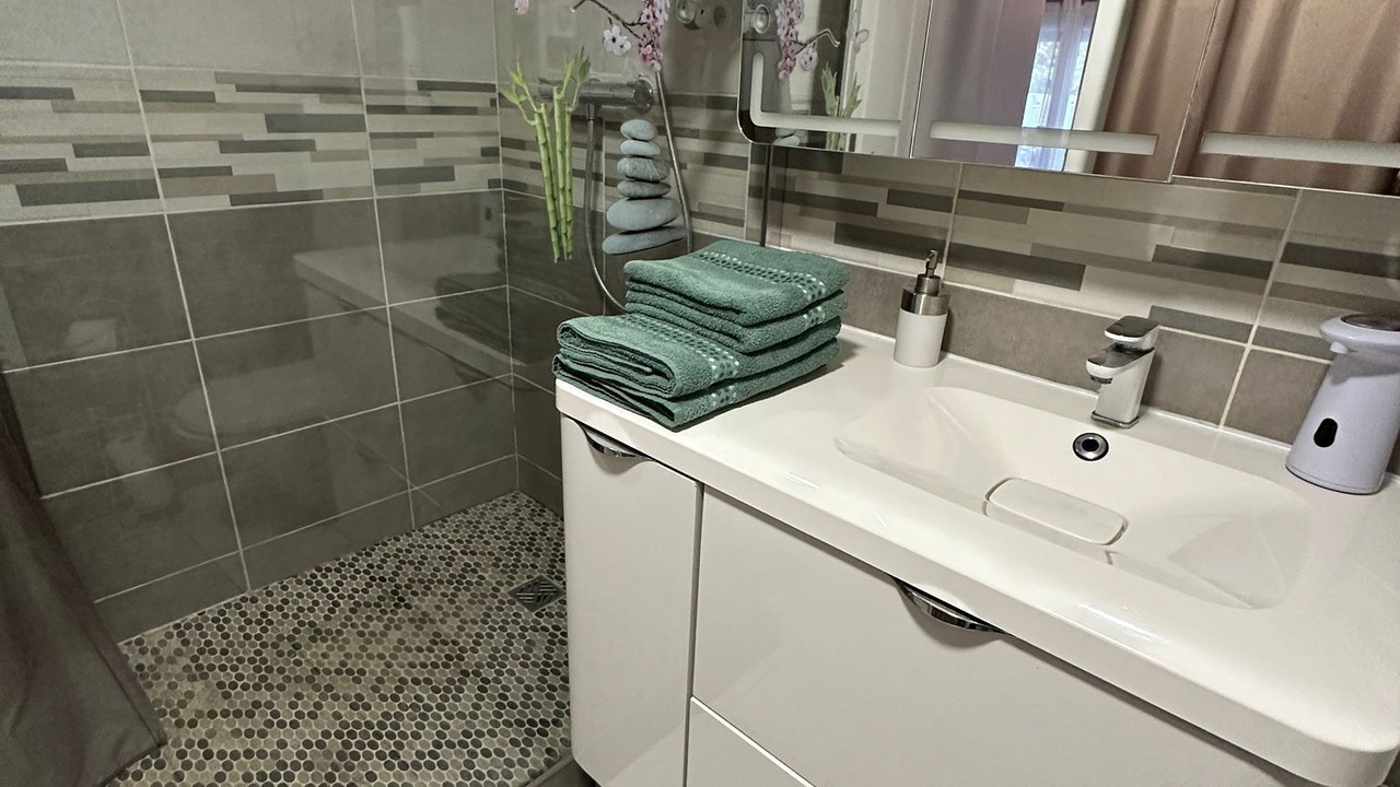 Photo of Bathroom in Talence