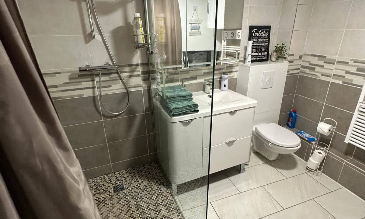 Photo of Bathroom in Talence