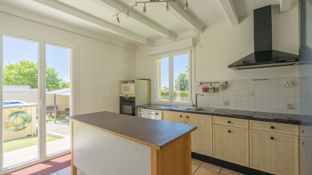 Photo of Kitchen in Saint-Palais-sur-Mer