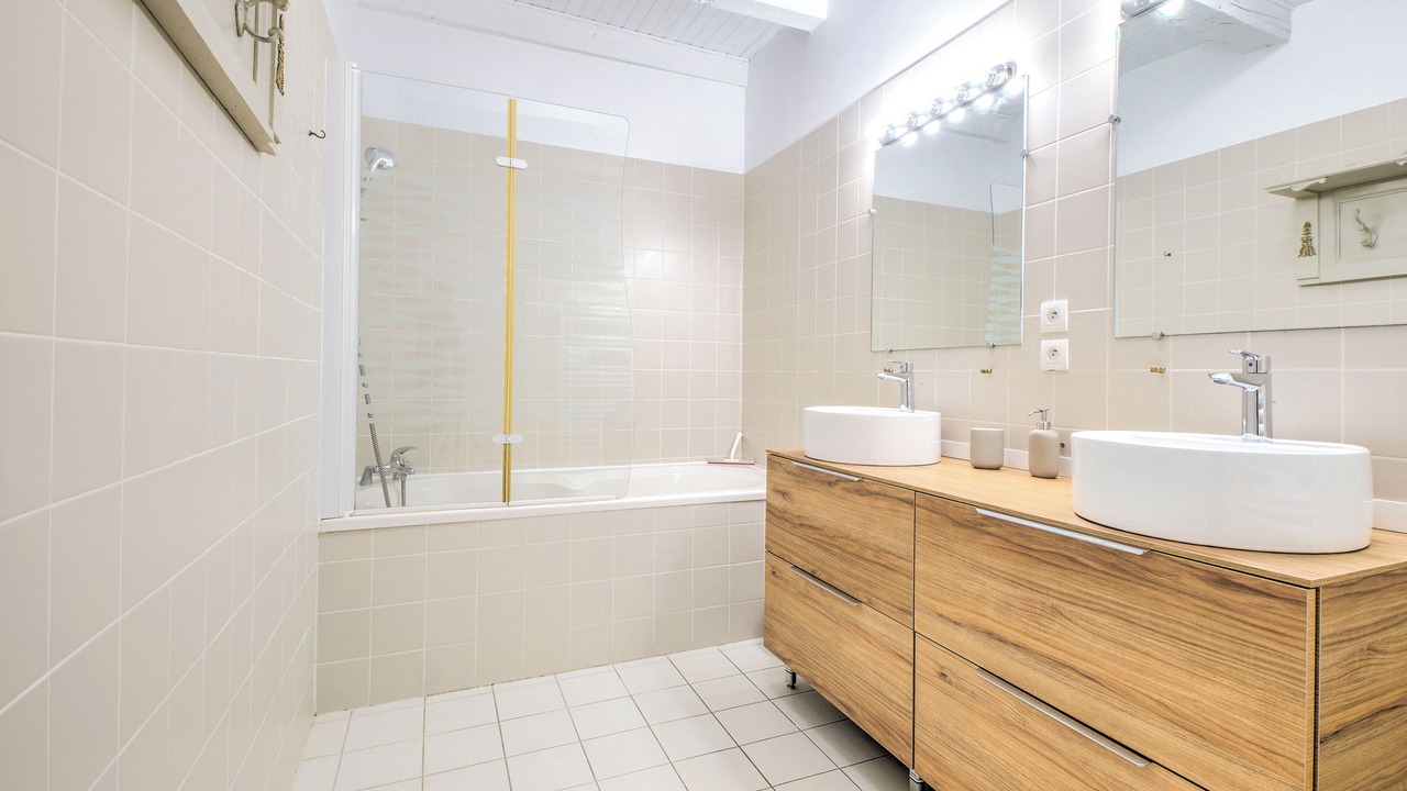 Photo of Bathroom in Saint-Jean-de-Cole