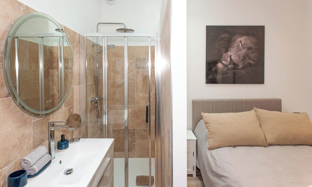 Photo of Bedroom in Libourne