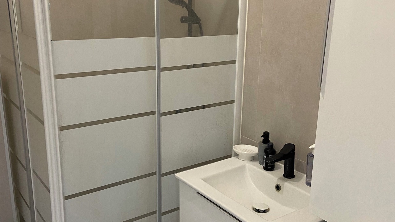 Photo of Bathroom in Cenon