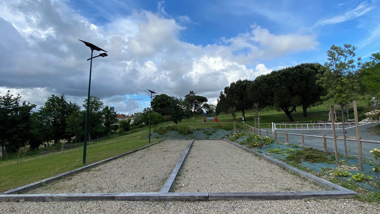 Photo of Outdoor in Allez-et-Cazeneuve