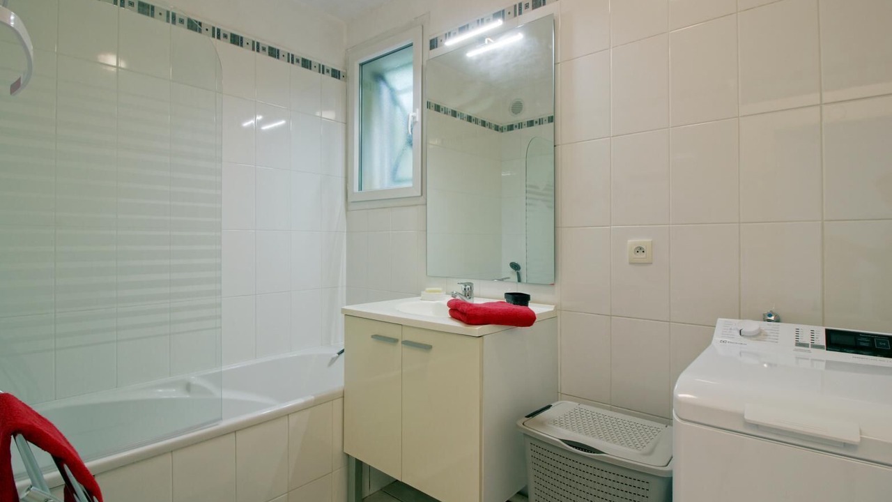 Photo of Bathroom in Gujan-Mestras