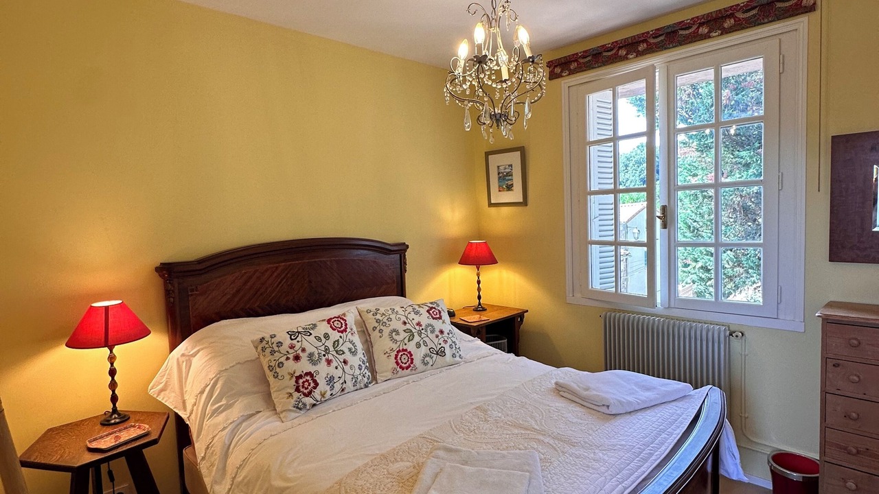Photo of Bedroom in North district