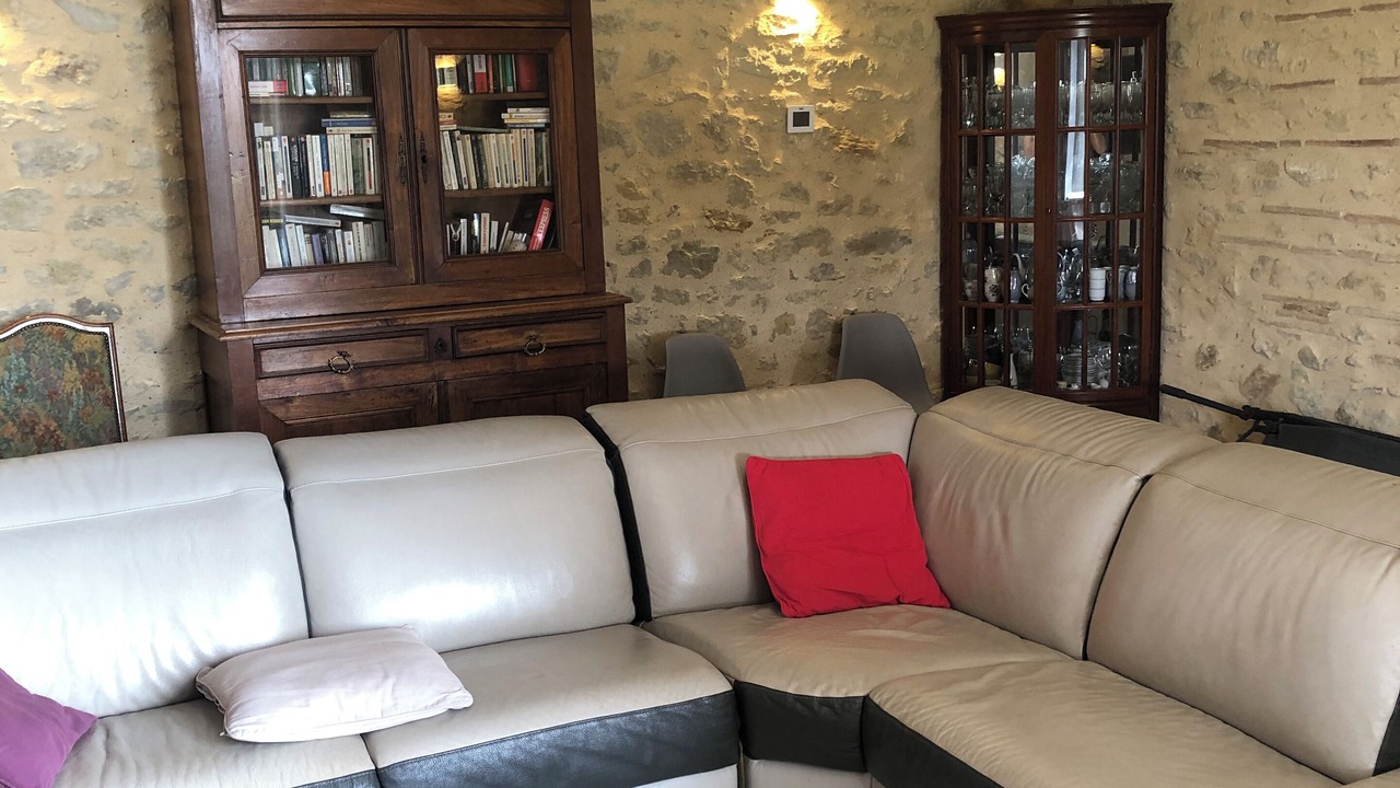 Photo of Livingroom in Saint-Michel-Lapujade