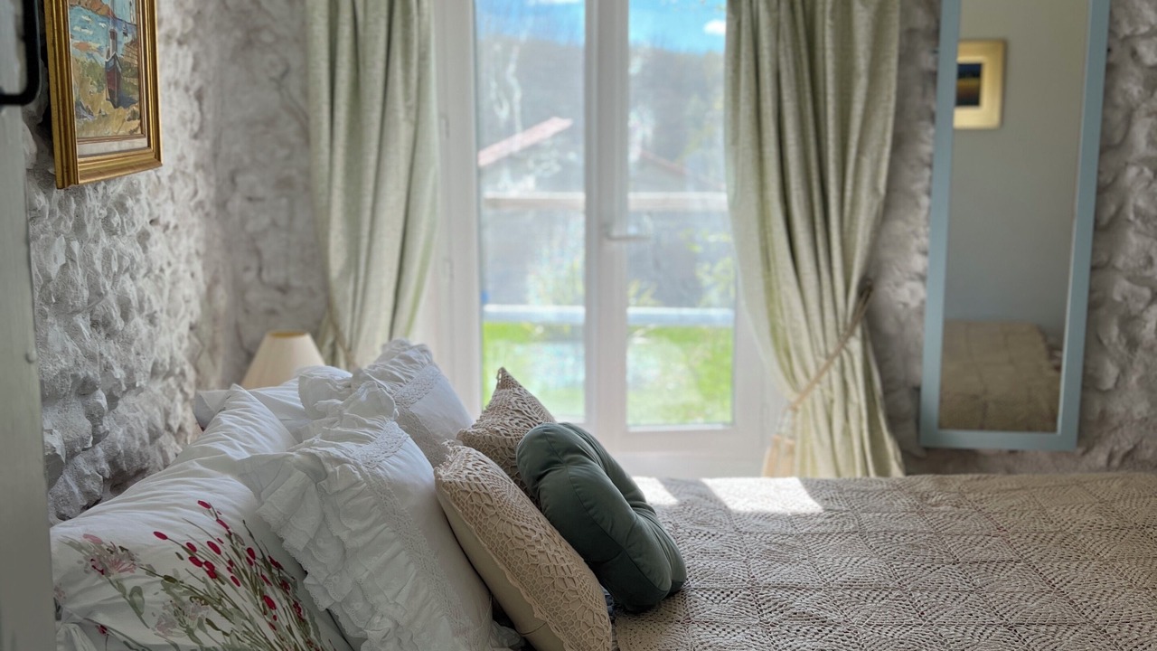 Photo of Bedroom in Saint-Romain