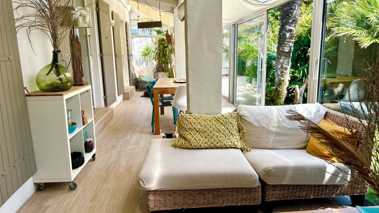 Photo of Livingroom in Domino