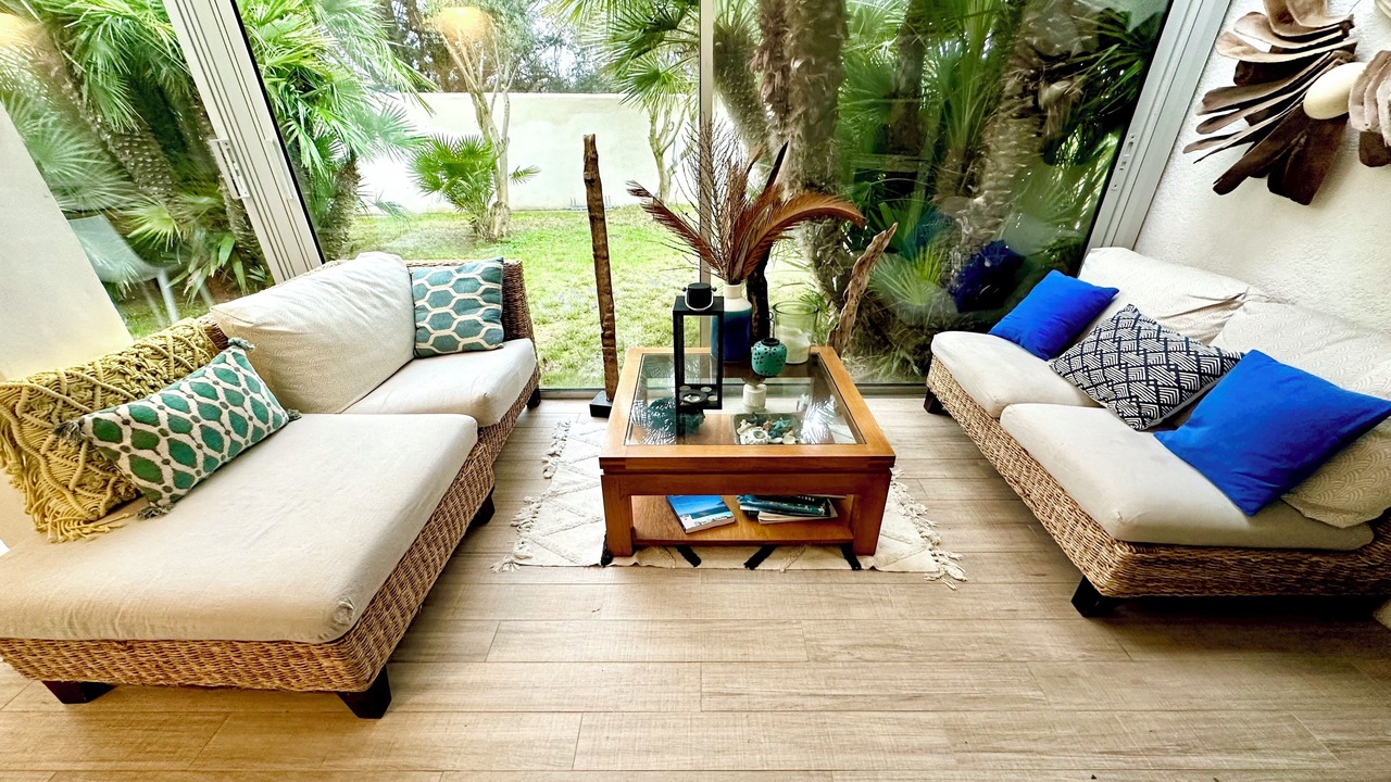 Photo of Livingroom in Domino