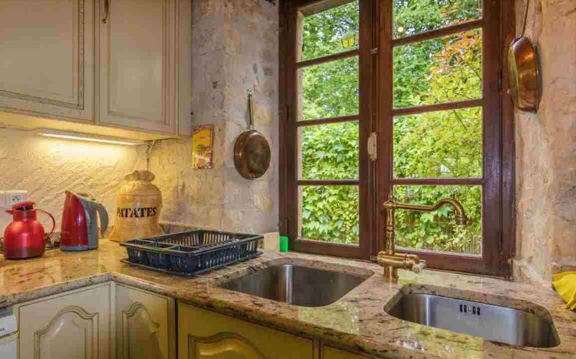 Photo of Kitchen in La Chapelle-Saint-Jean
