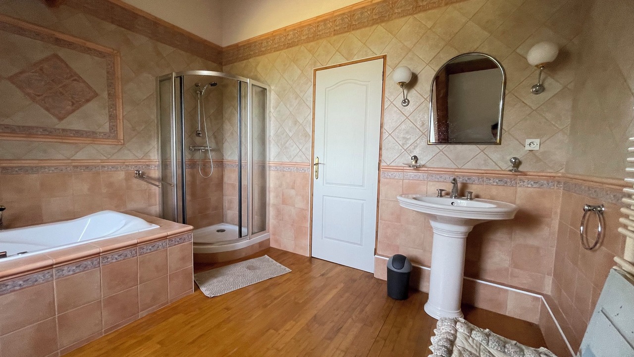 Photo of Bathroom in Saint-Aulaire