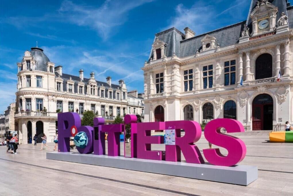Photo of Others in Journet