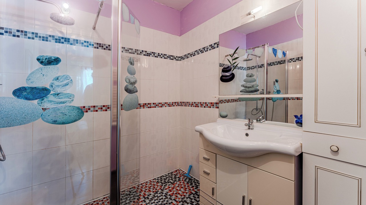 Photo of Bathroom in Mios