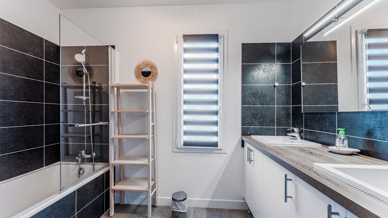 Photo of Bathroom in Ares