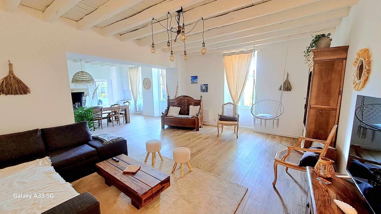 Photo of Livingroom in Salles
