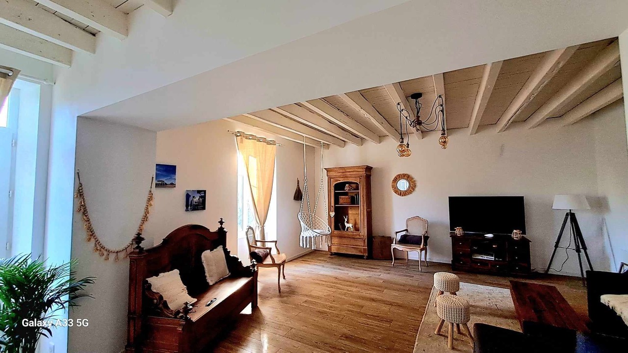 Photo of Livingroom in Salles