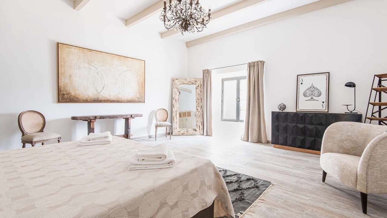 Photo of Bedroom in Raphele-les-Arles
