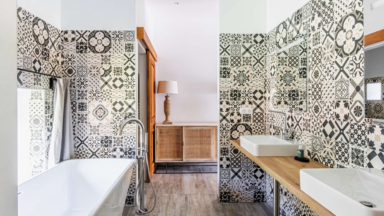 Photo of Bathroom in Raphele-les-Arles