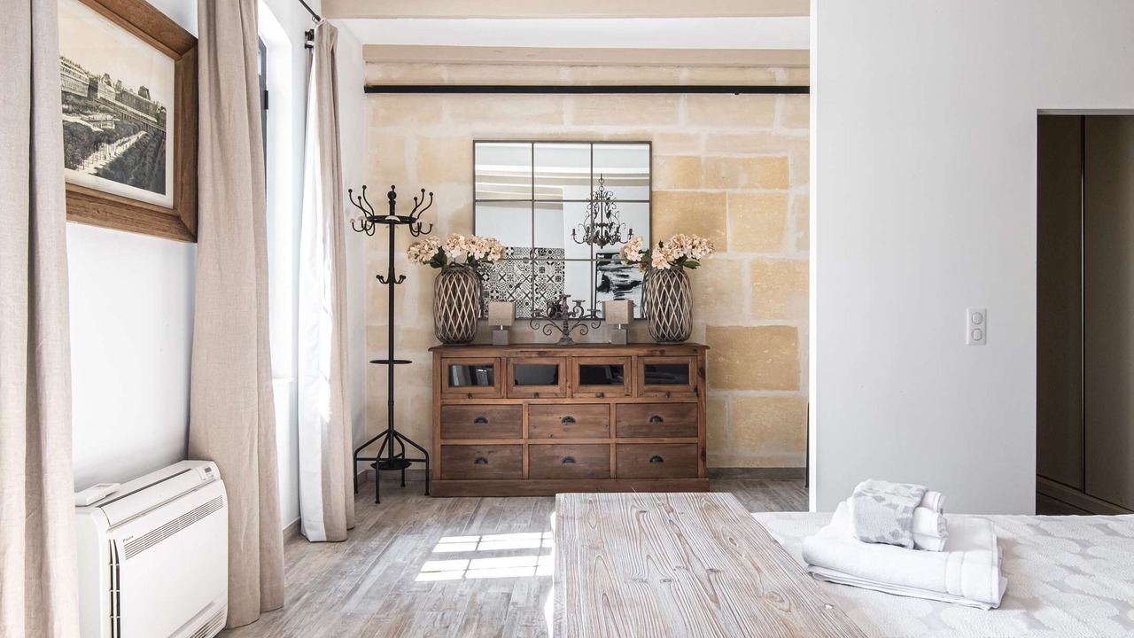 Photo of Bedroom in Raphele-les-Arles