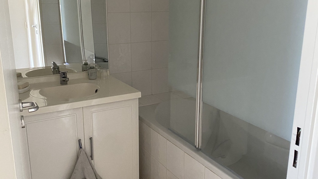 Photo of Bathroom in Port-des-Barques