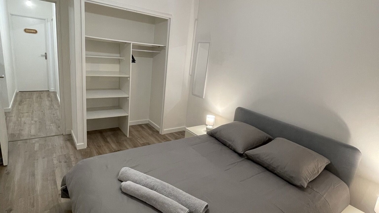 Photo of Bedroom in Cenon