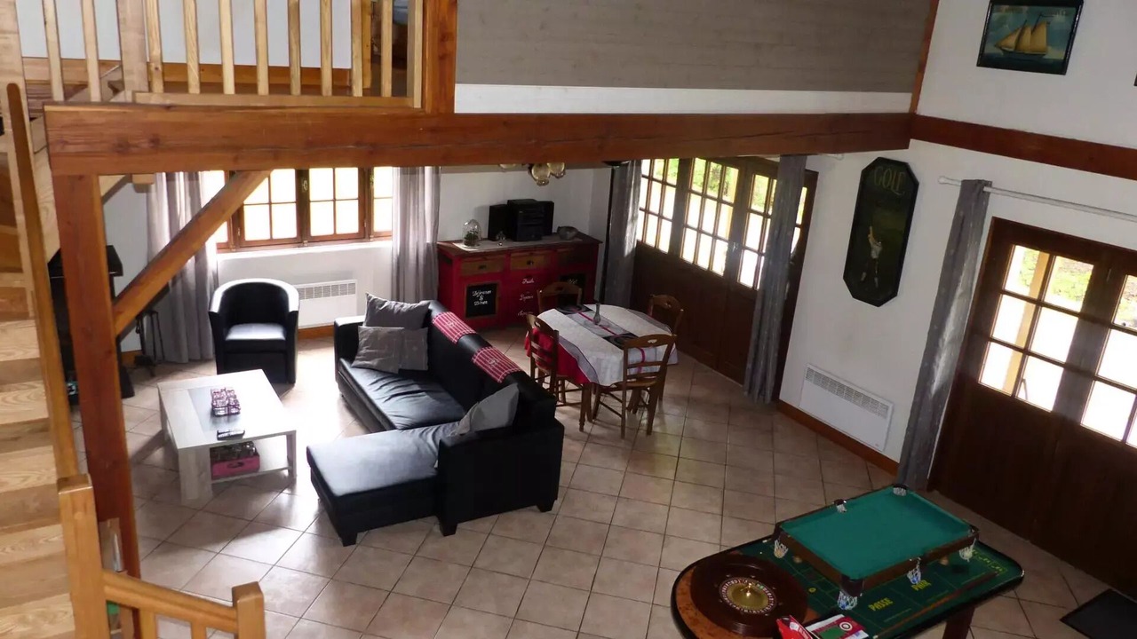 Photo of Livingroom in Montaignac-Saint-Hippolyte