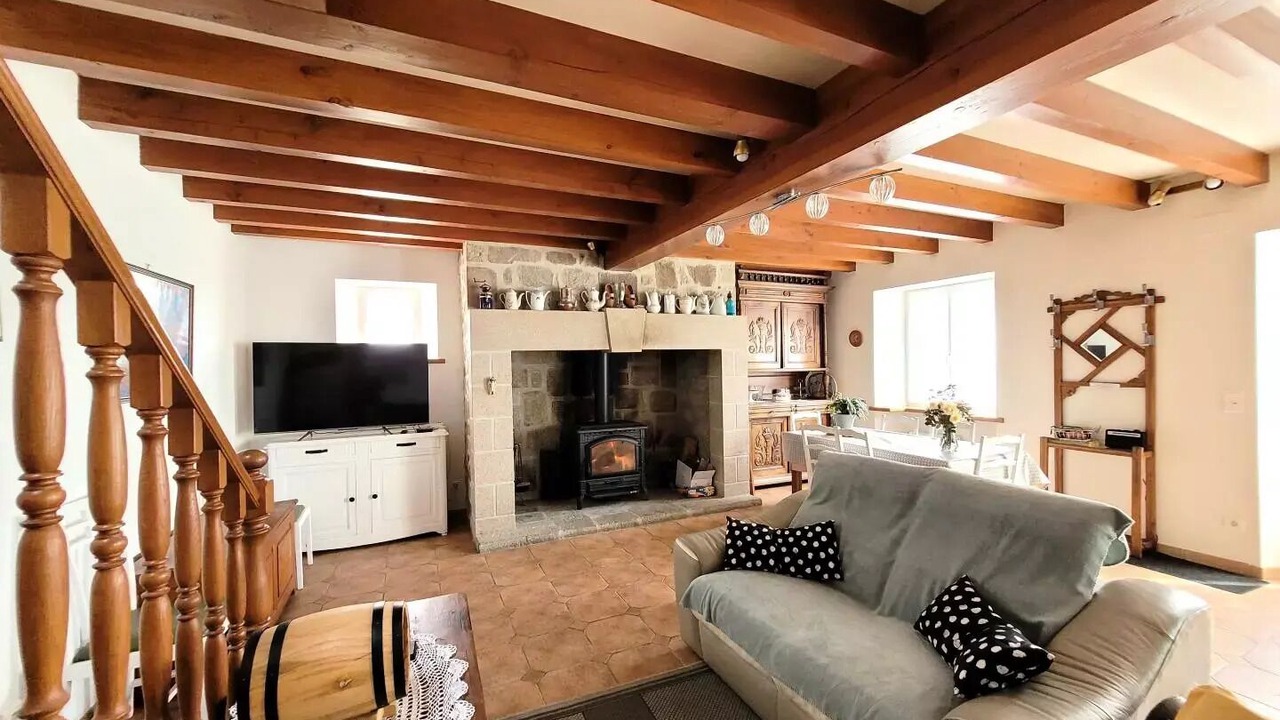 Photo of Livingroom in Sarroux-Saint-Julien
