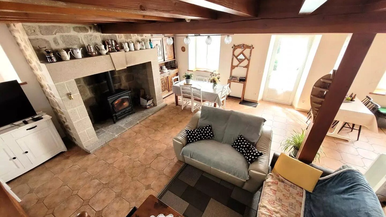 Photo of Livingroom in Sarroux-Saint-Julien