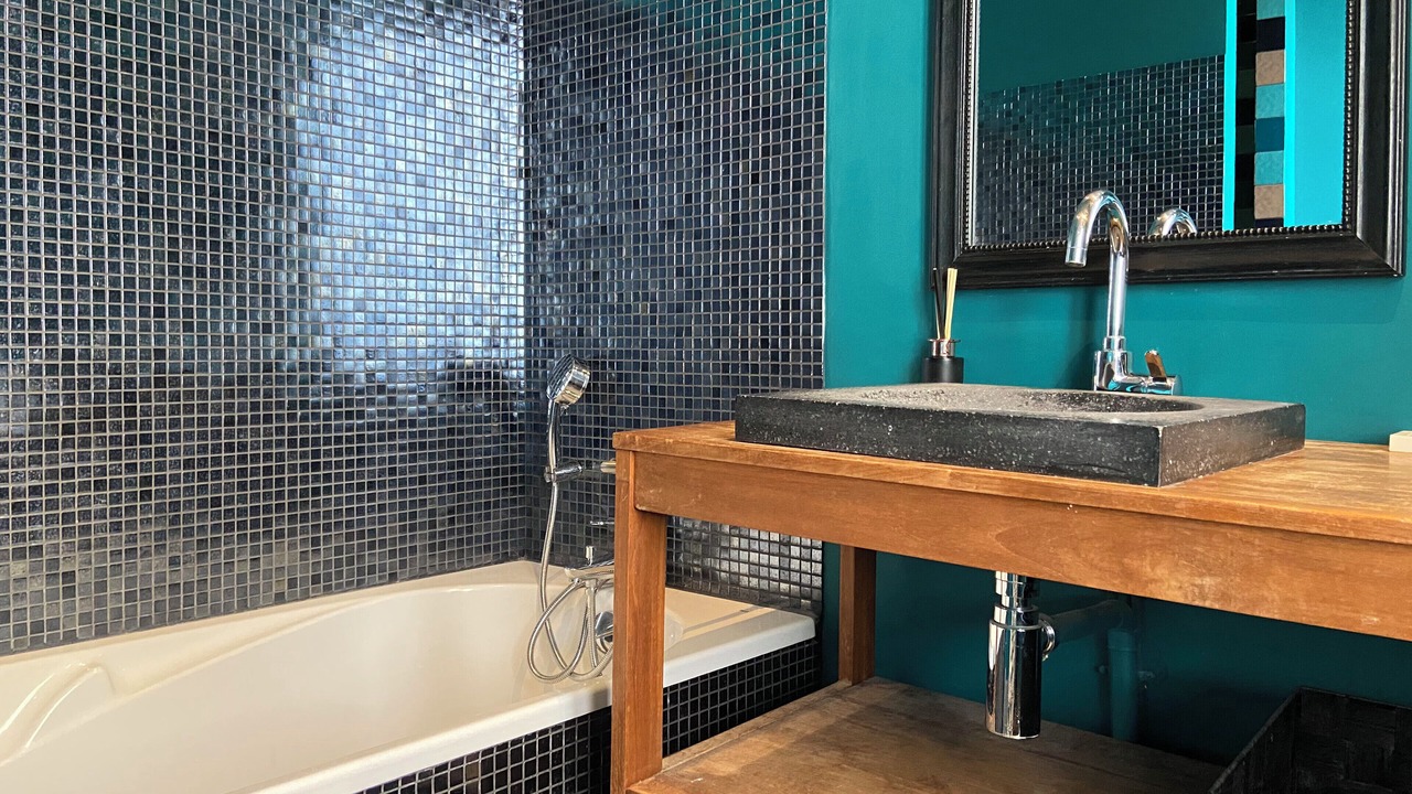 Photo of Bathroom in Bordeaux City Centre