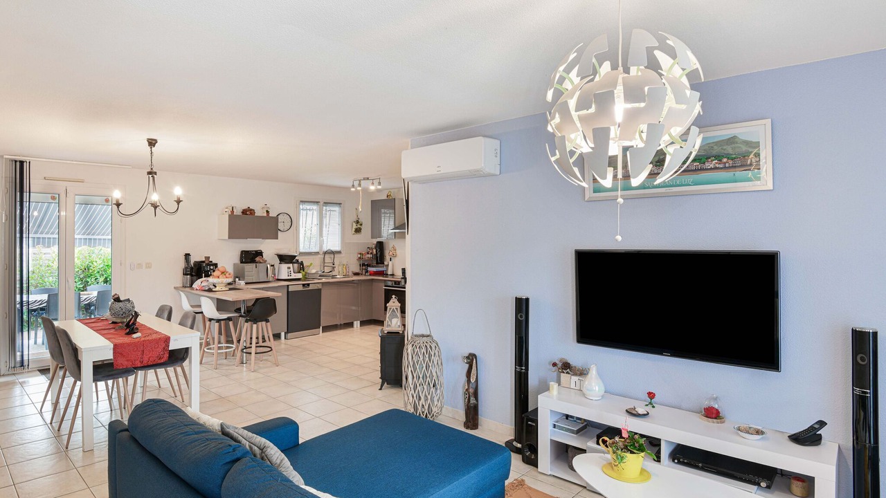 Photo of Livingroom in Saint-Medard-de-Guizieres