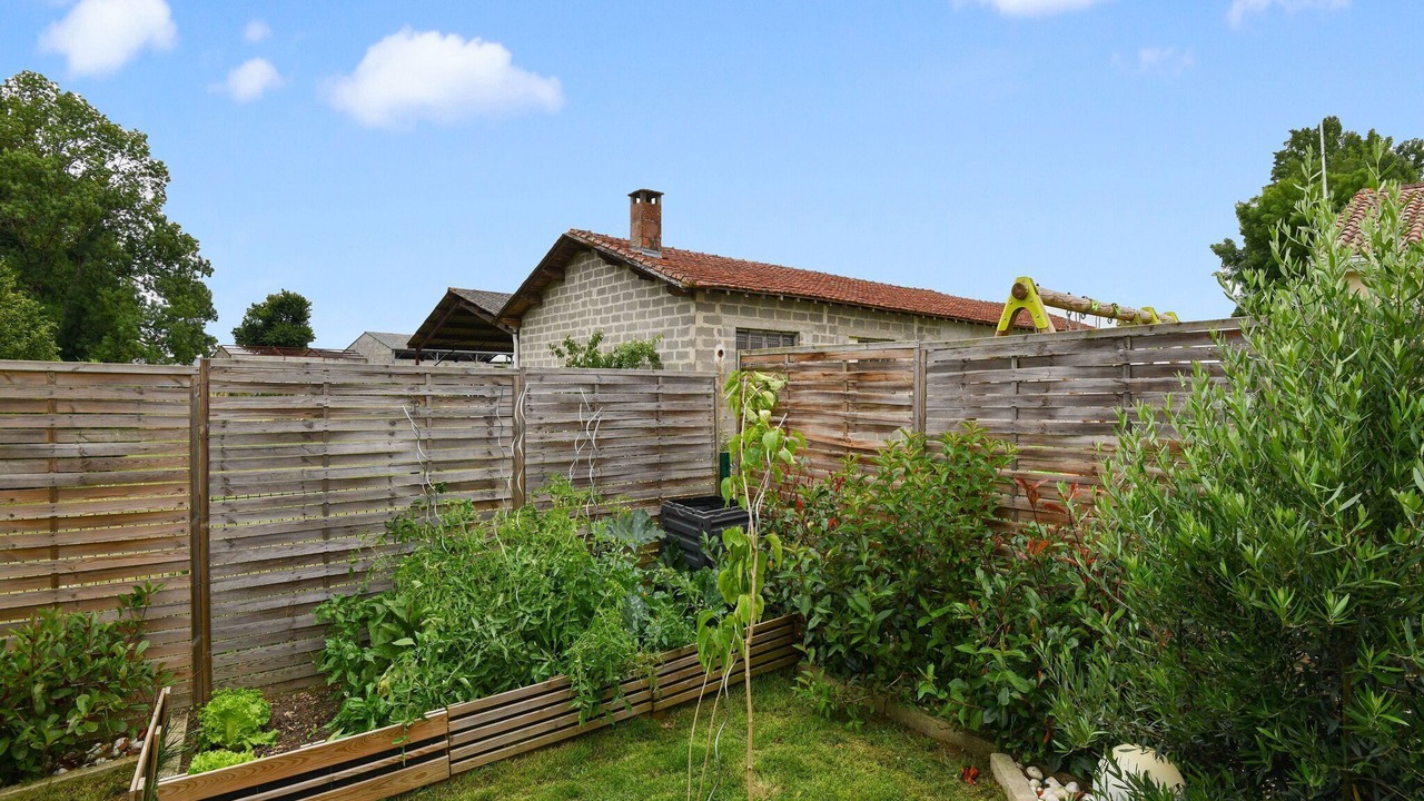 Photo of Outdoor in Saint-Medard-de-Guizieres