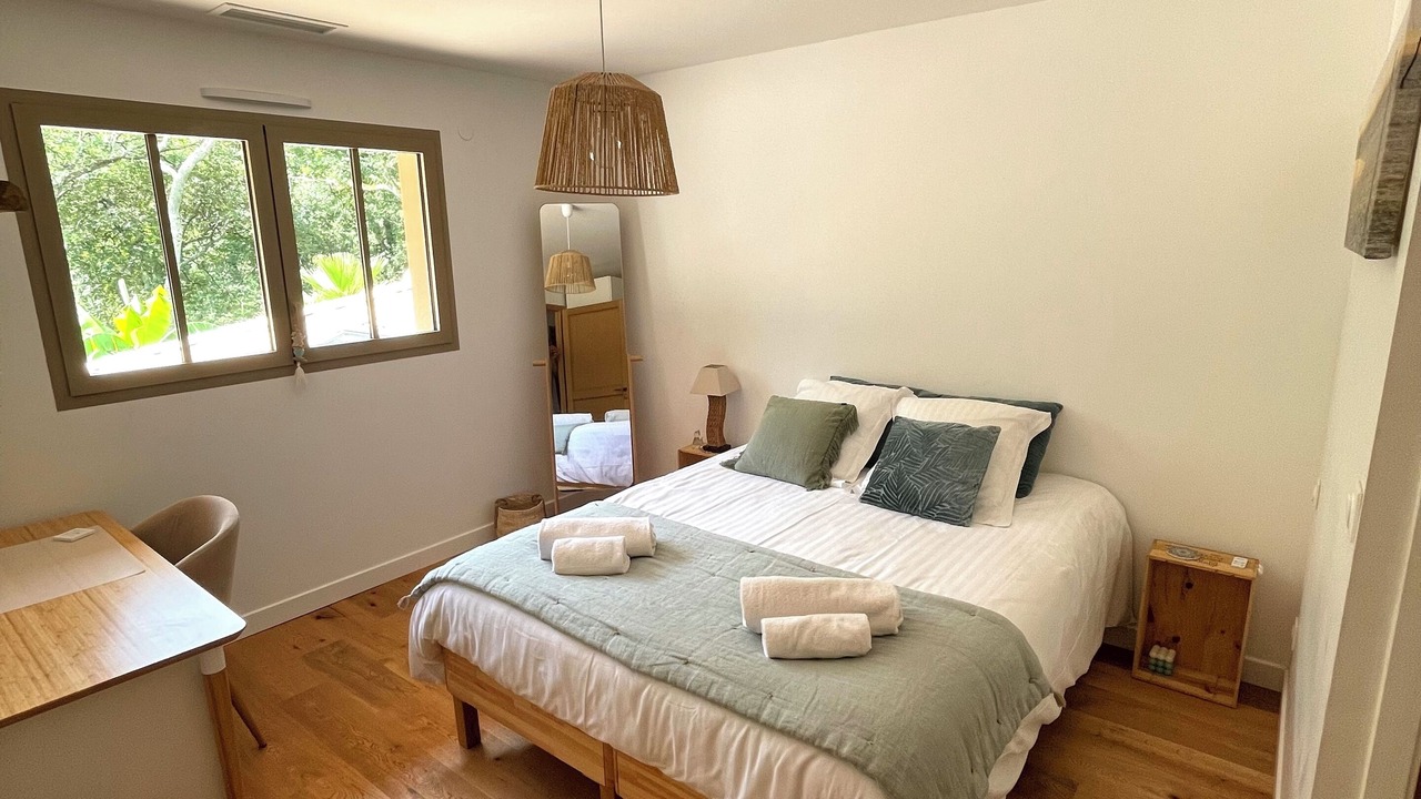 Photo of Bedroom in Gujan-Mestras