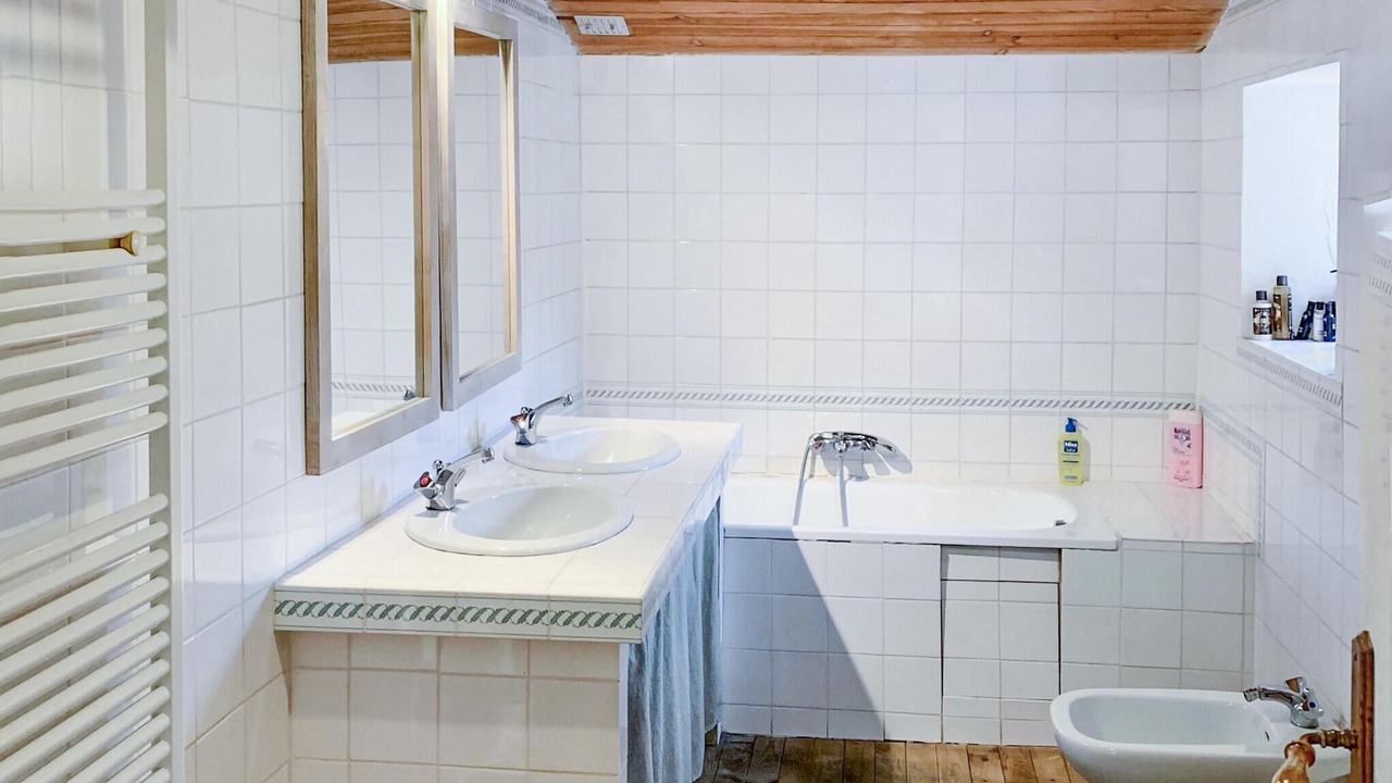 Photo of Bathroom in Saint-Christoly-Medoc