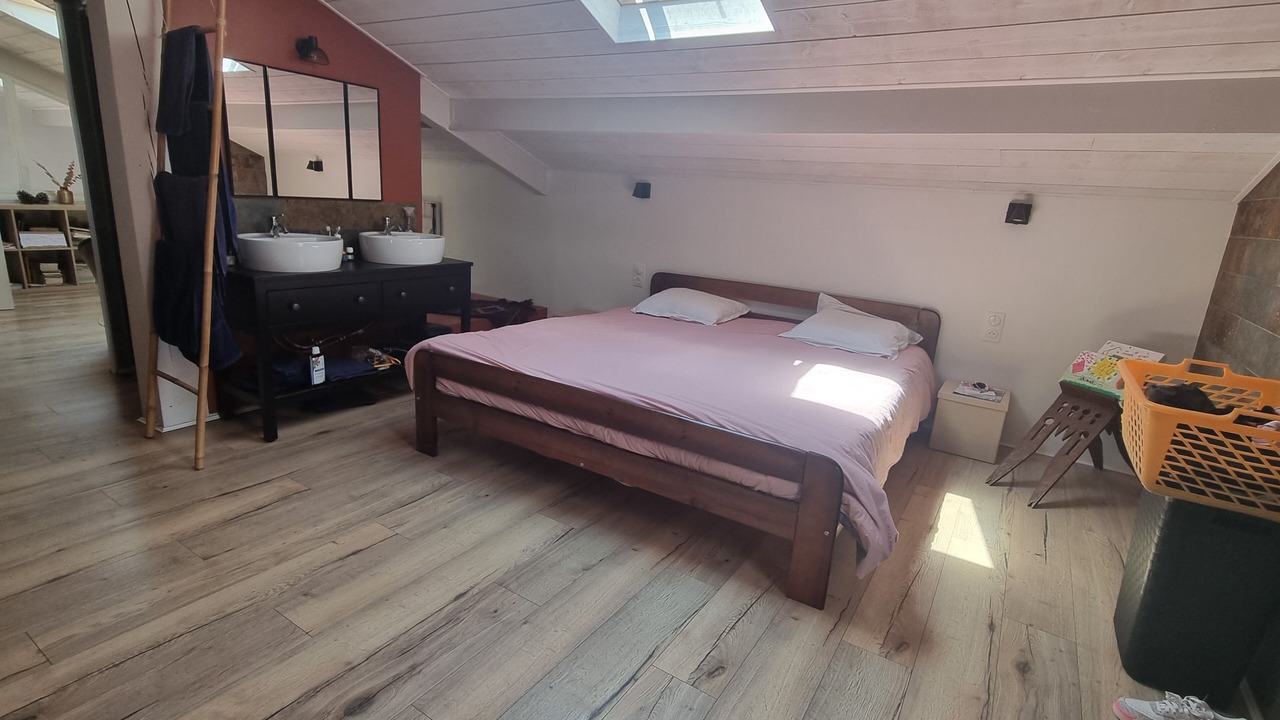 Photo of Bedroom in Messanges