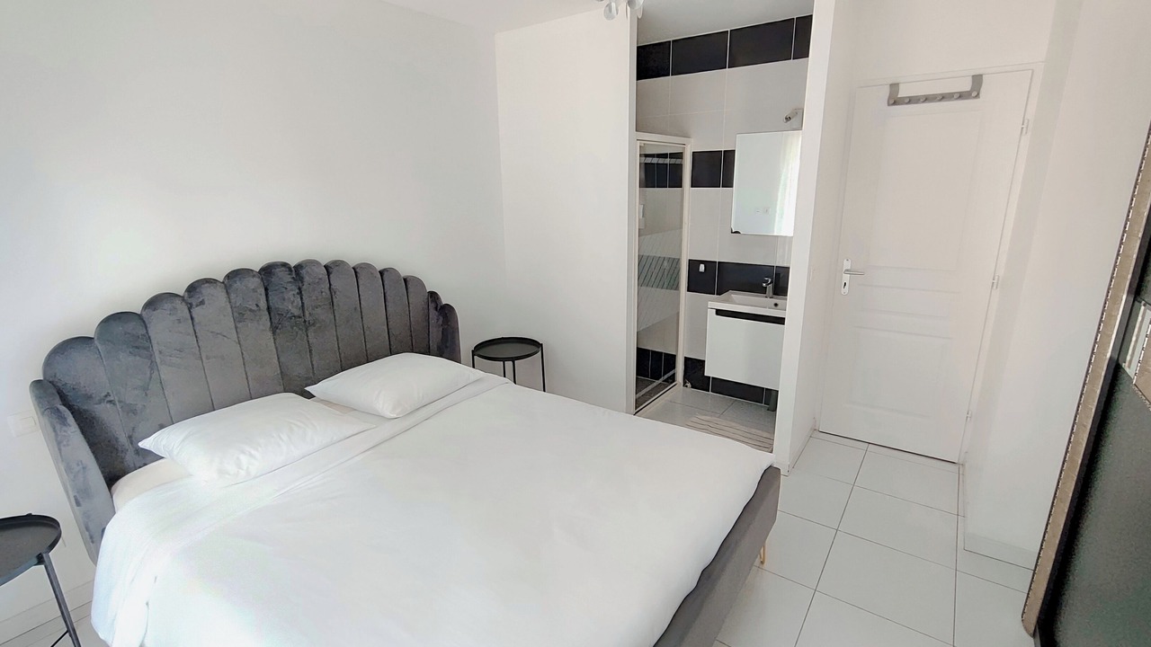 Photo of Bedroom in Cenon
