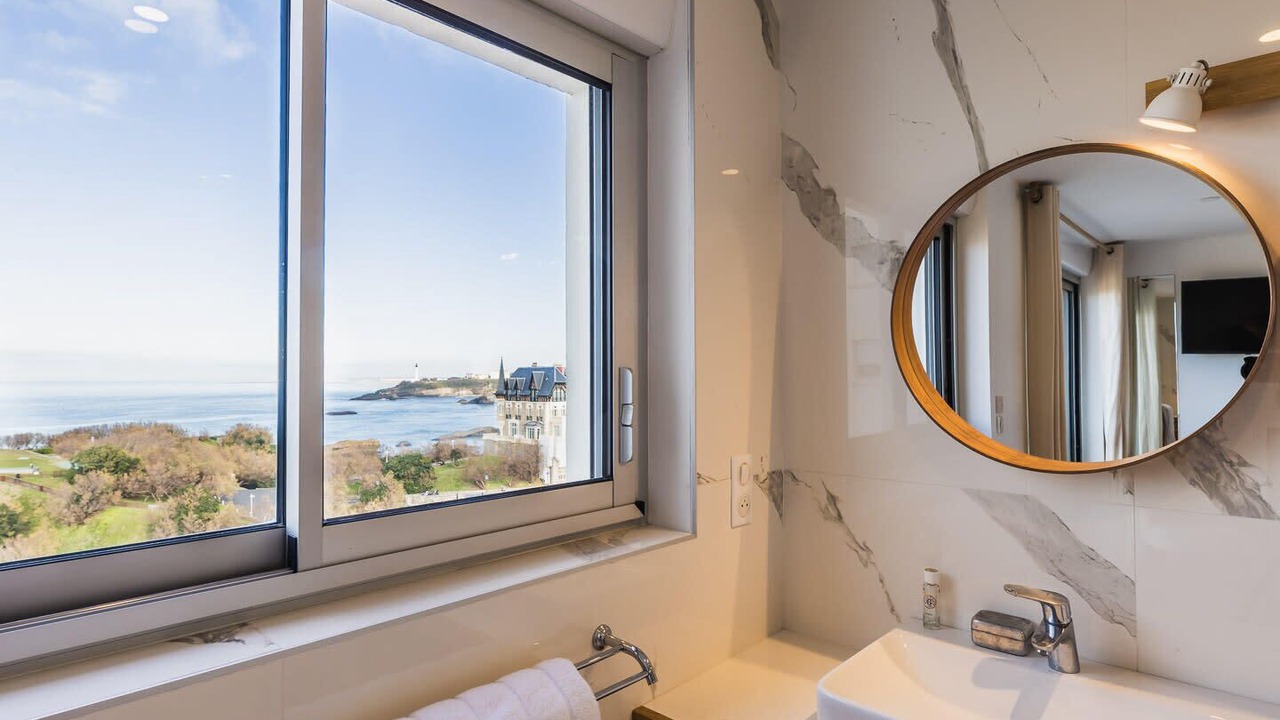 Photo of Bathroom in Behobie