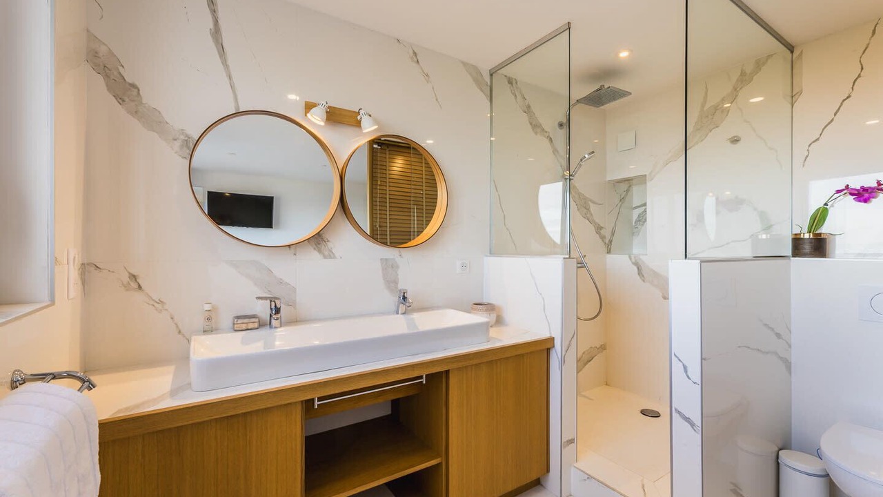 Photo of Bathroom in Behobie