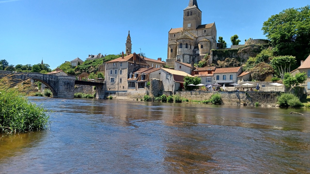 Photo of Others in Benest