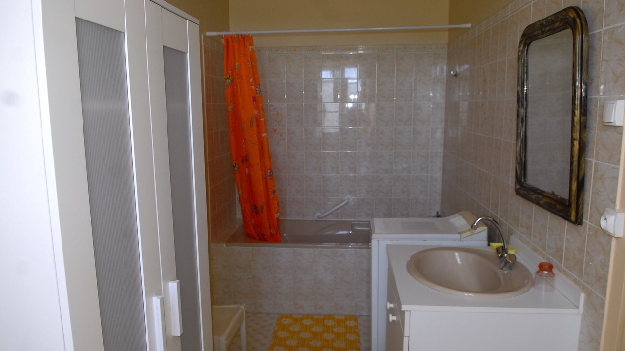 Photo of Bathroom in Barsac