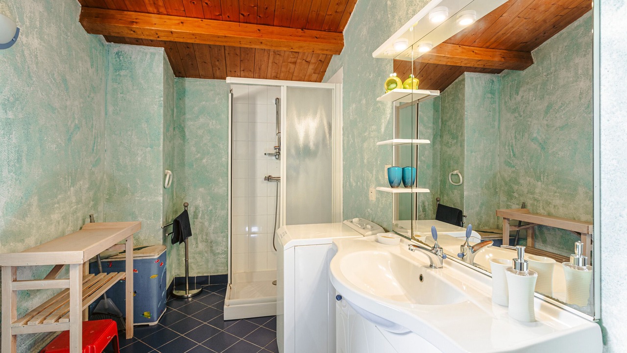 Photo of Bathroom in Marans