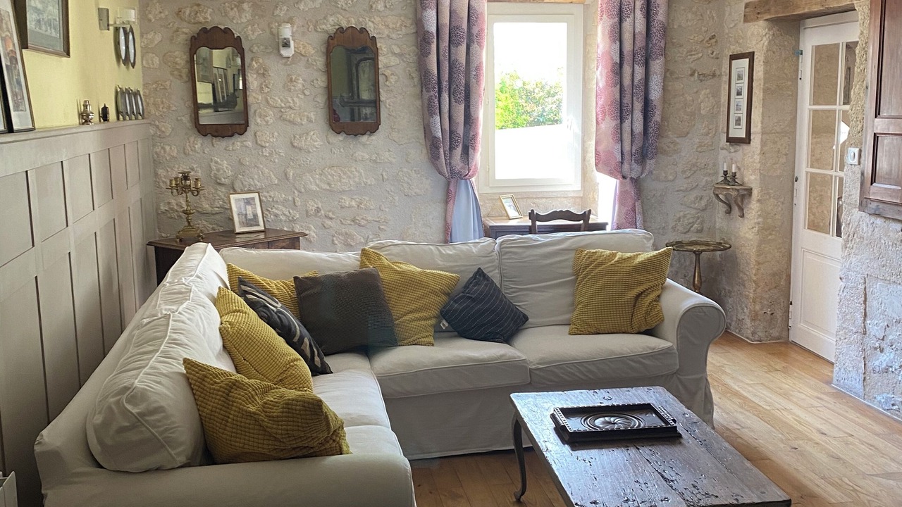Photo of Livingroom in Bonnes