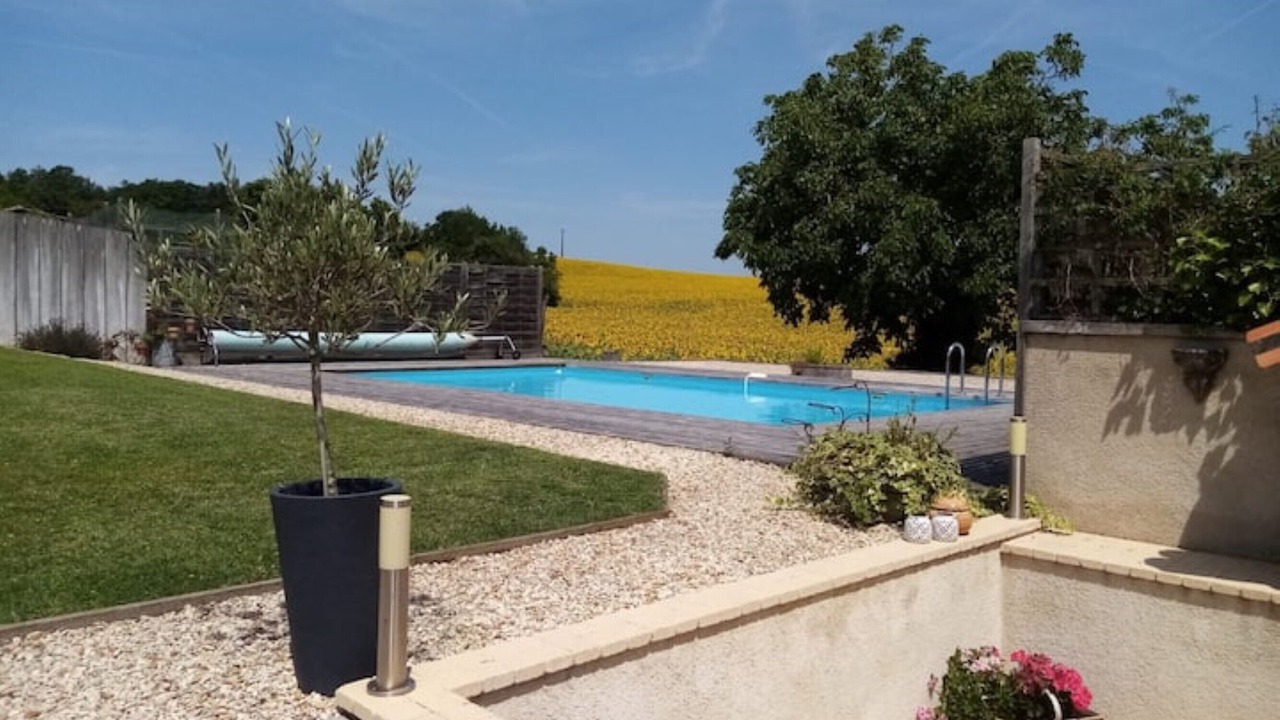 Photo of Outdoor in Bonnes