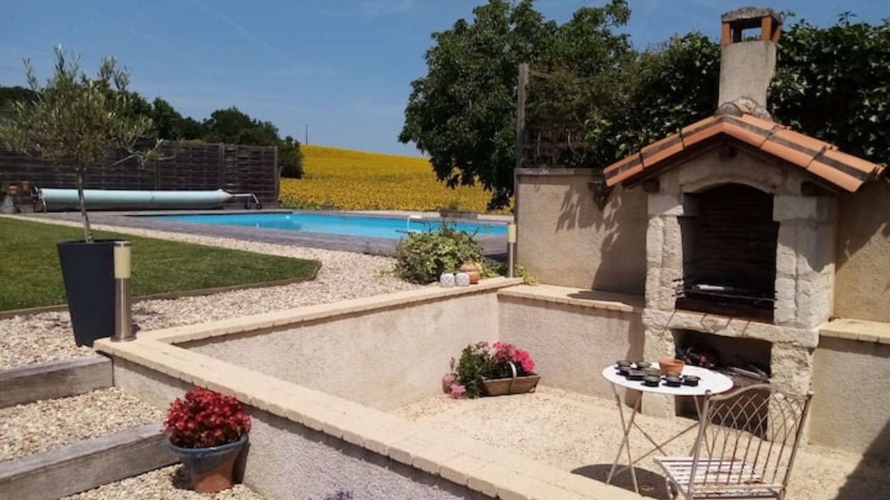 Photo of Outdoor in Bonnes