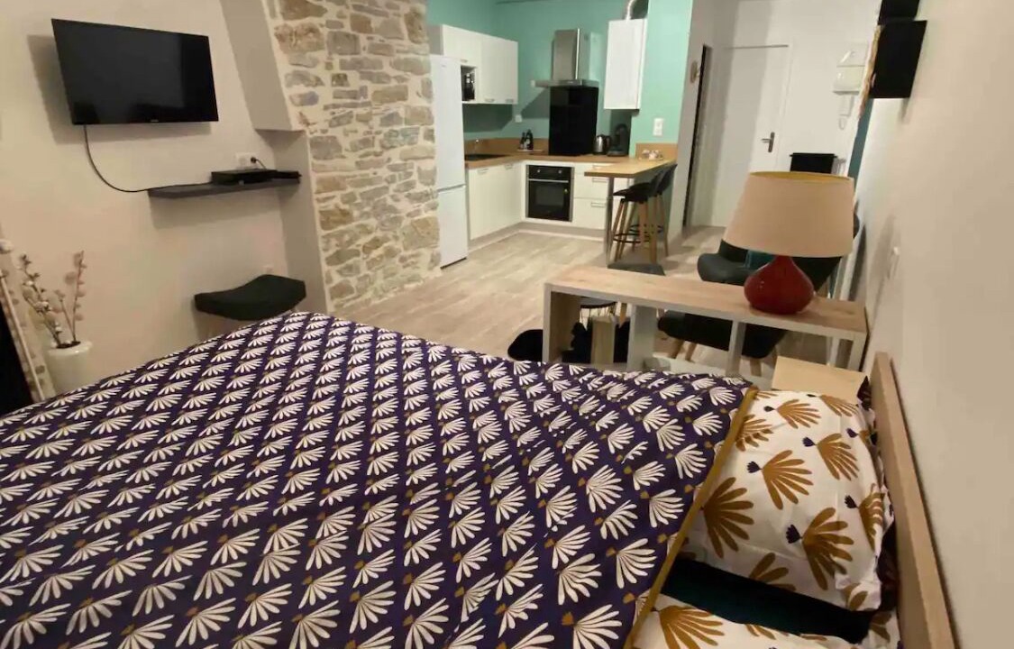Photo of Bedroom in Oloron-Sainte-Marie