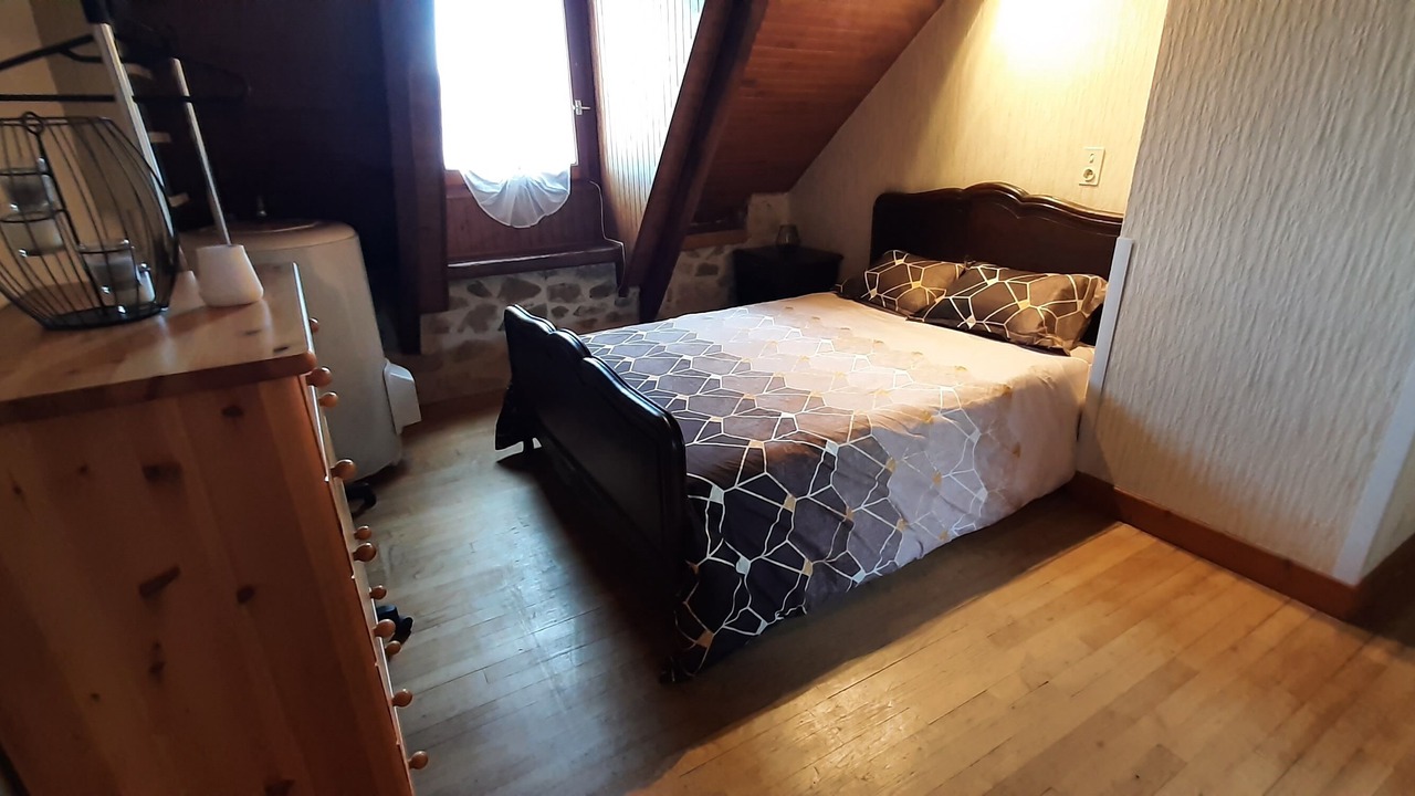 Photo of Bedroom in Saint-Bonnet-l'Enfantier