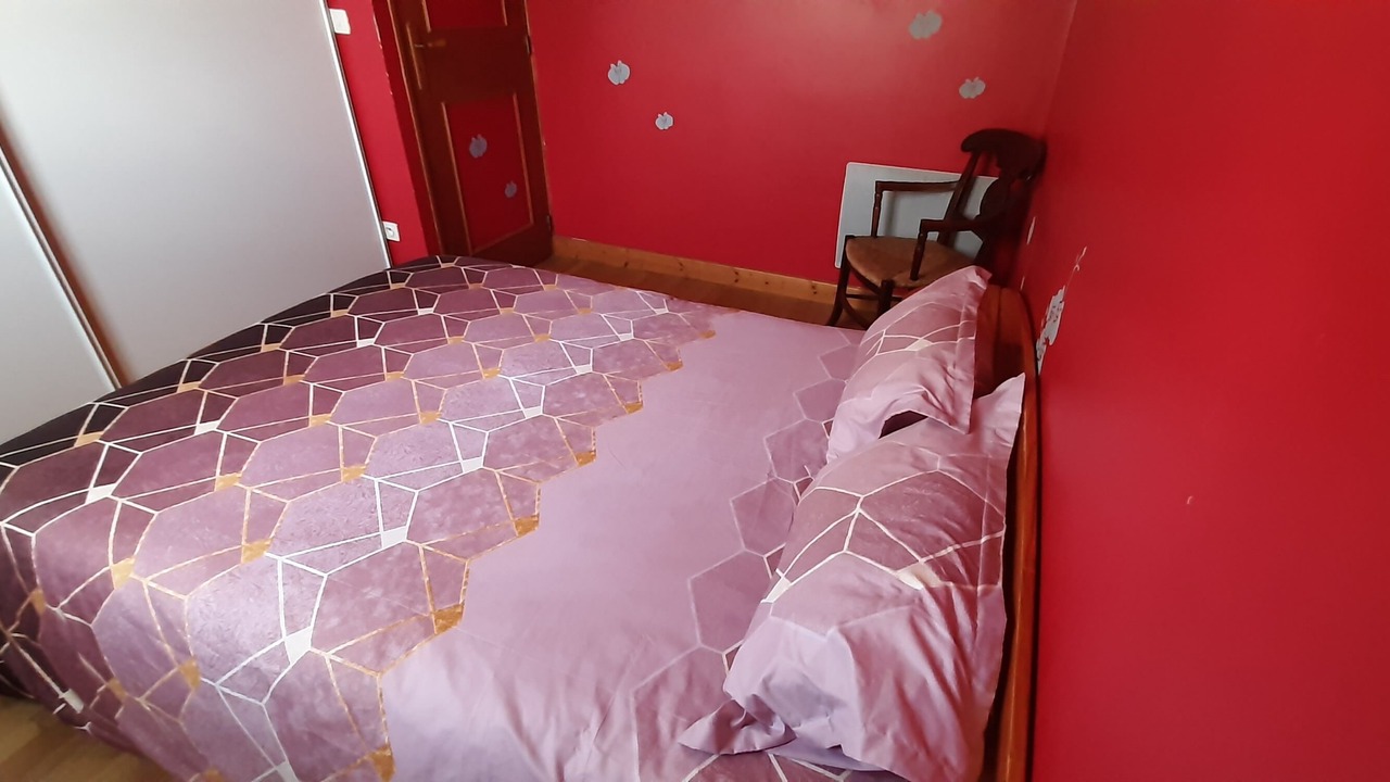 Photo of Bedroom in Saint-Bonnet-l'Enfantier