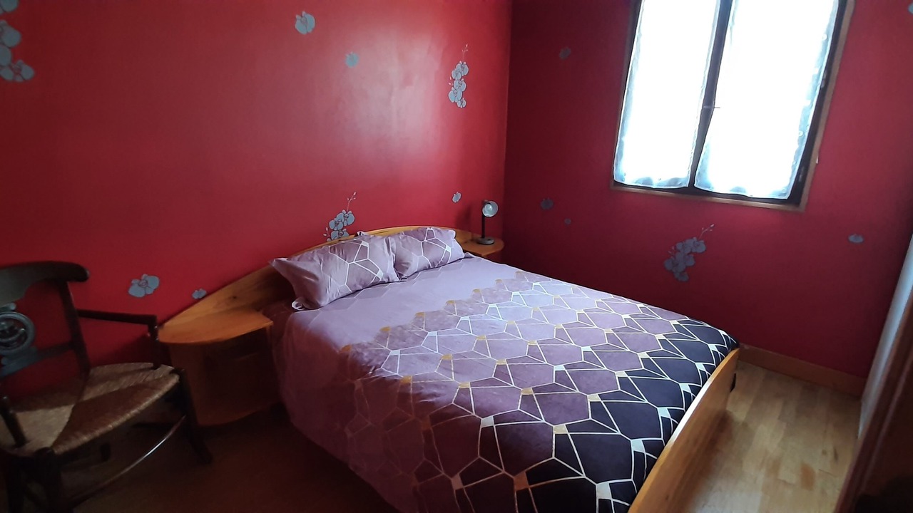 Photo of Bedroom in Saint-Bonnet-l'Enfantier