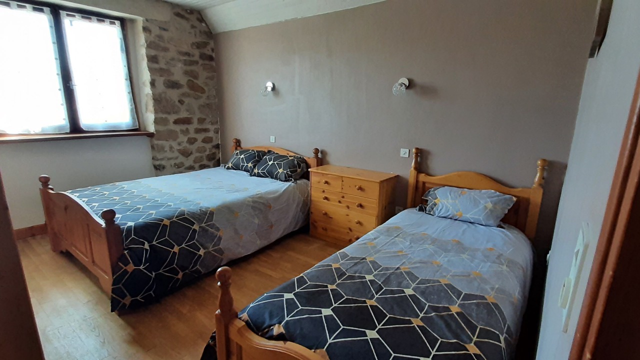 Photo of Bedroom in Saint-Bonnet-l'Enfantier